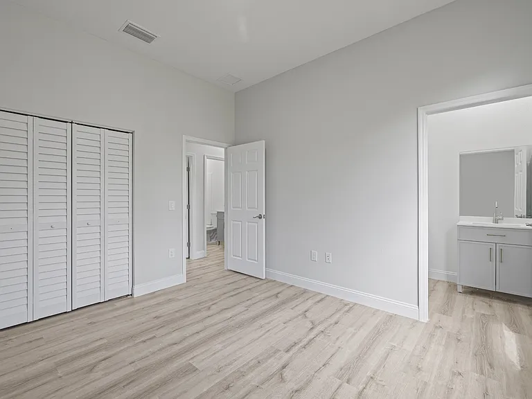 4458 29th St SW — Photo 16