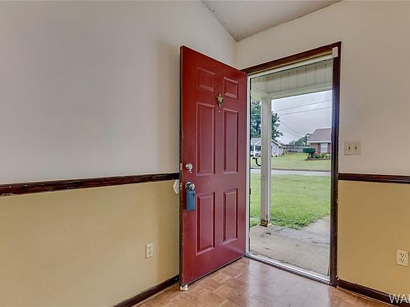 2nd image of 3135 44th Pl E