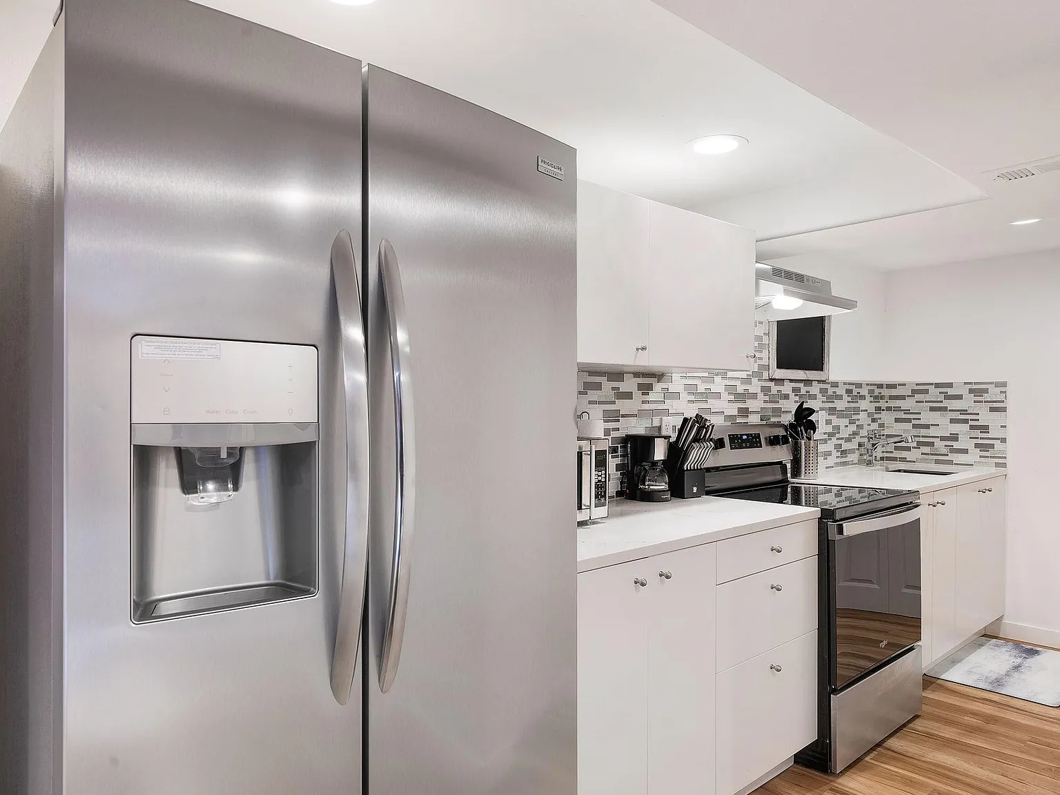 222 15th Ave — Photo 3