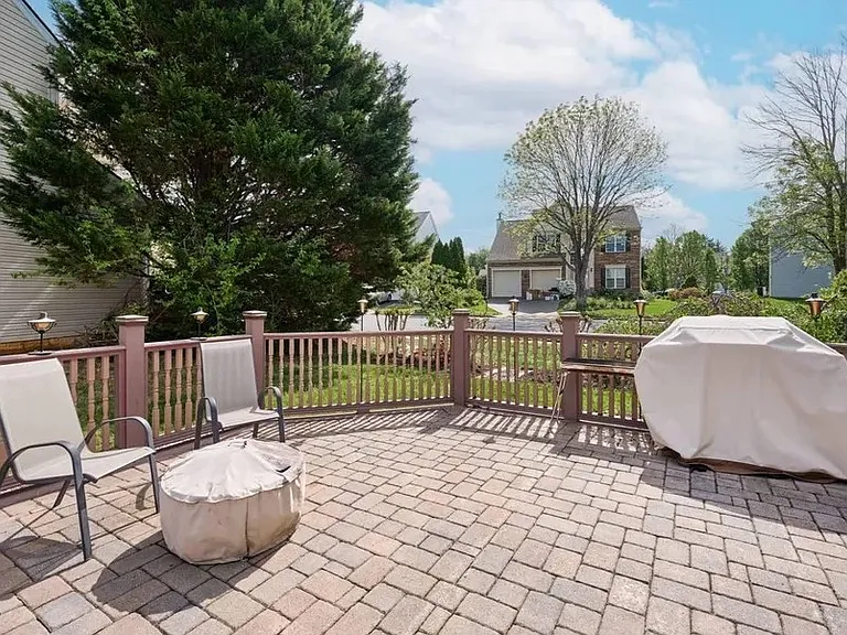 46554 Cedarhurst Dr — Photo 23