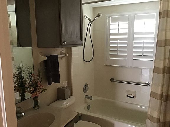 4th image of 2525 Sandy Hill Ct