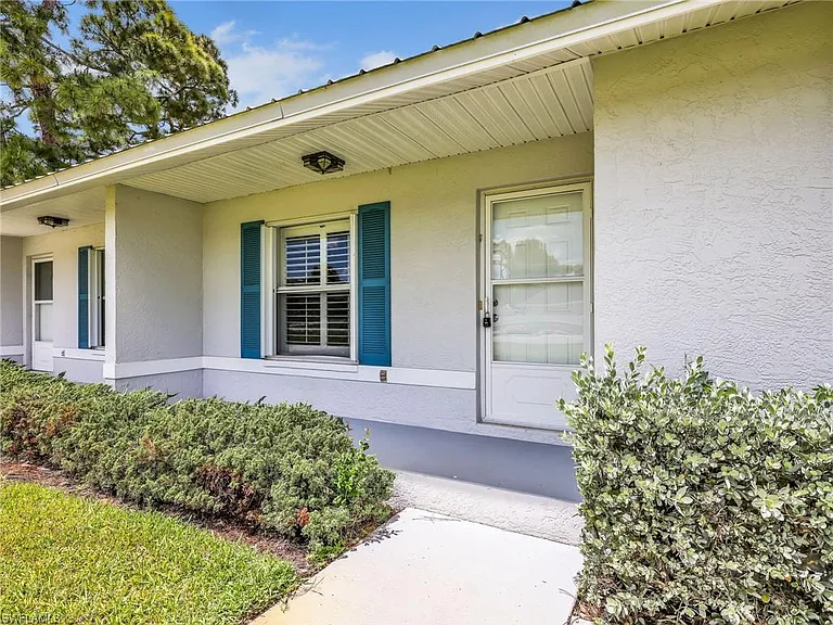 27595 Imperial River Rd — Photo 2