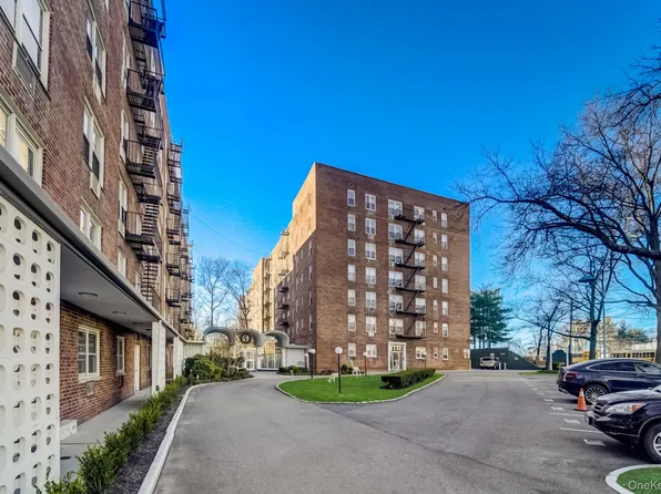 54-44 Little Neck Parkway #2A, Little Neck, NY 11362