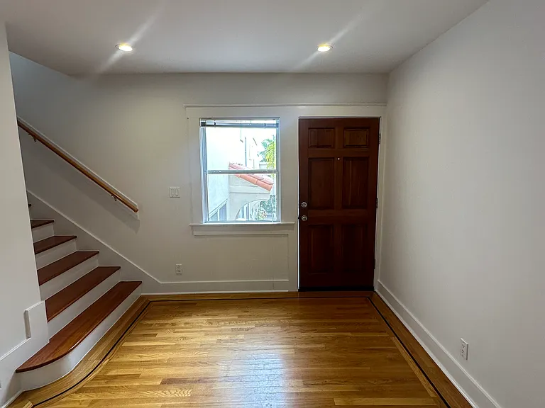 2425 3rd St #G — Photo 13
