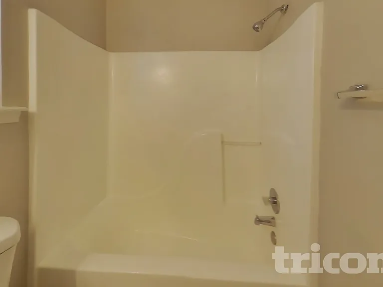 120 Huntwood Trl — Photo 8