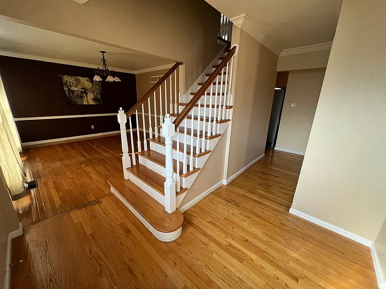 15605 Highcroft Dr — Photo 3