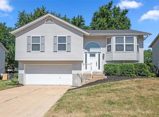1221 Harvest Ridge Dr, Saint Charles, MO 63303