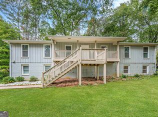 537 Raven Springs Trl, Stone Mountain, GA 30087