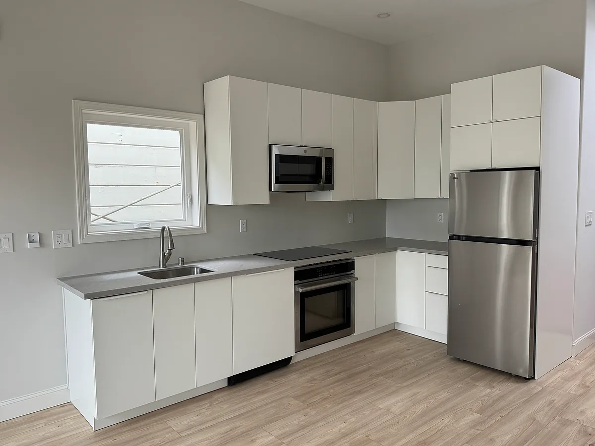 Building Photo - 1020 Pierce St #B