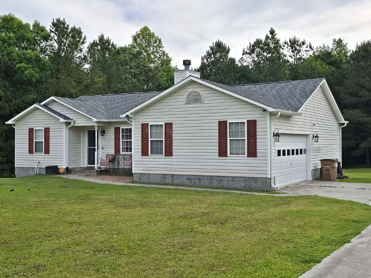 Building Photo - 204 Winterberry Ct