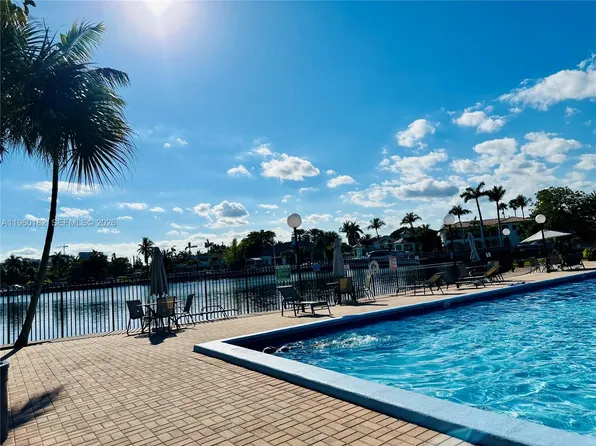 851 Three Islands Blvd APT 210, Hallandale Beach, FL 33009