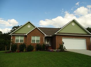 910 E Whitehall Rd, Cookeville, TN 38501