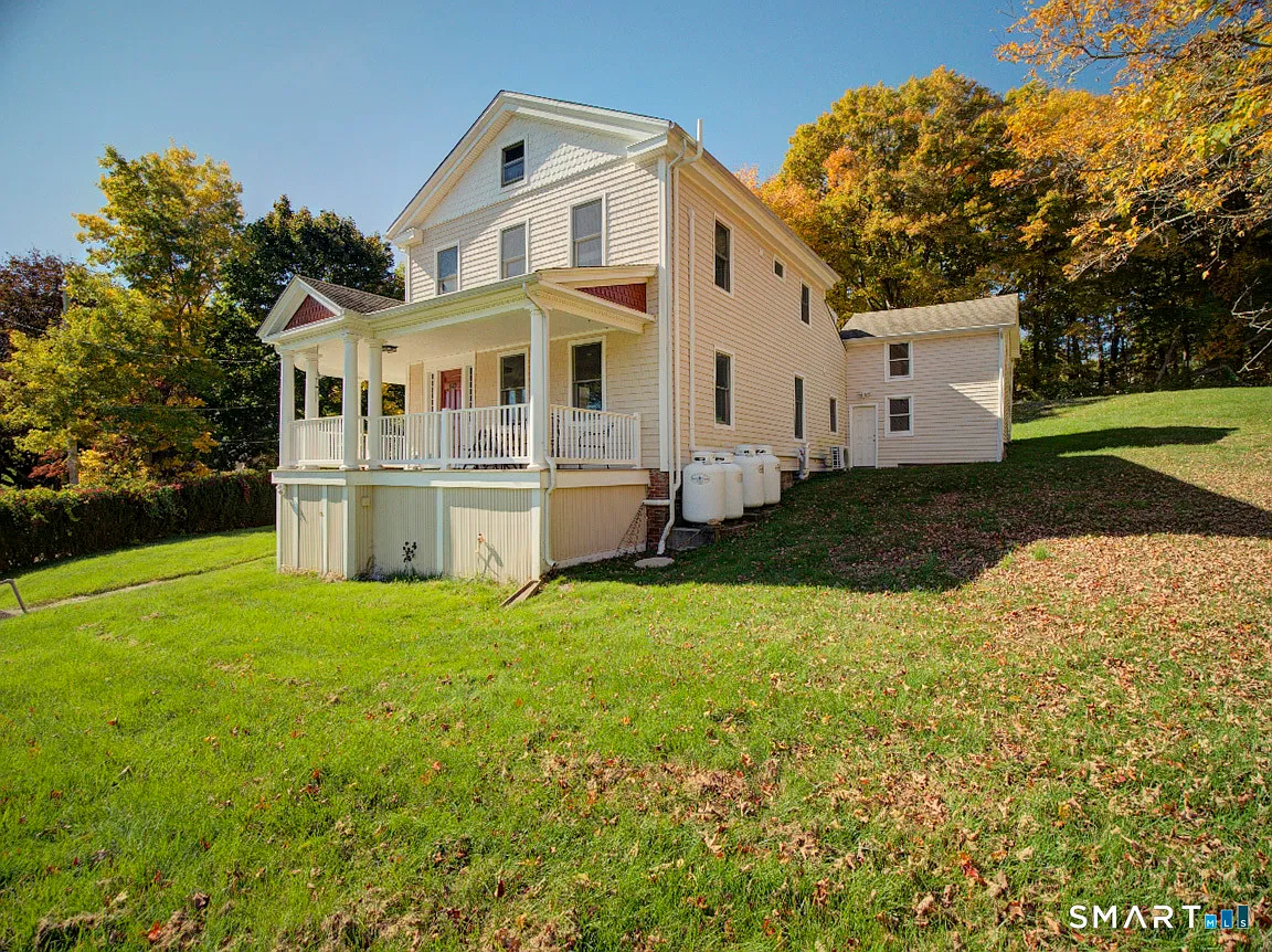 3 bed, 1.0 bath, 1686 sqft, $3,500 — Photo 4