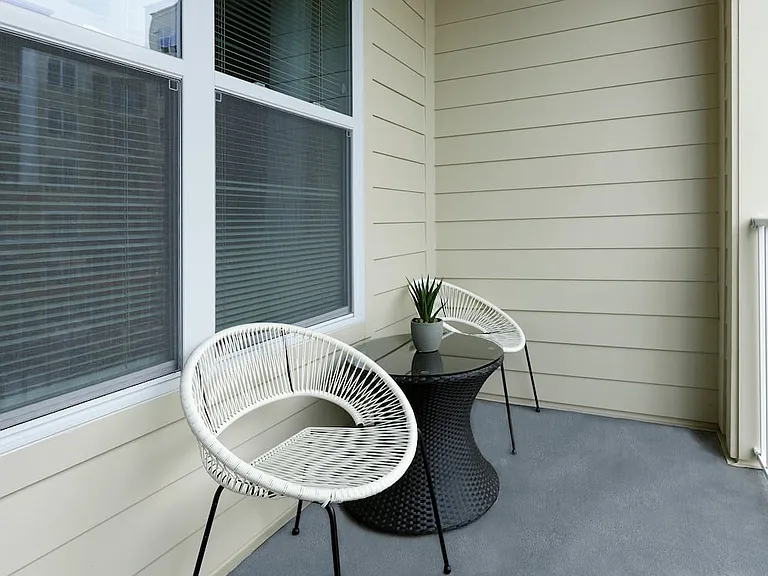 Hunt Valley - Private balcony (in select apartments)
