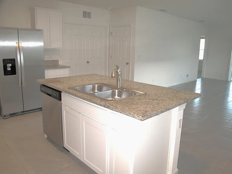 12221 SW Nettuno Way — Photo 10