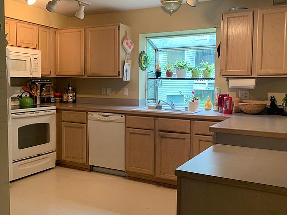 2nd image of 12315 NE 97th St APT D