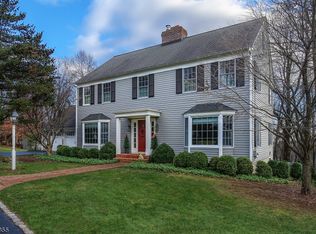 27 Longview Rd, Lebanon, NJ 08833