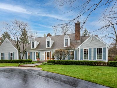 1615 W Bradley Rd, River Hills, WI, 53217