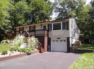14 Shawnee Dr, Killingly, CT 06239