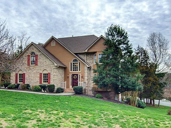 2nd image of 3556 Gregory Ln