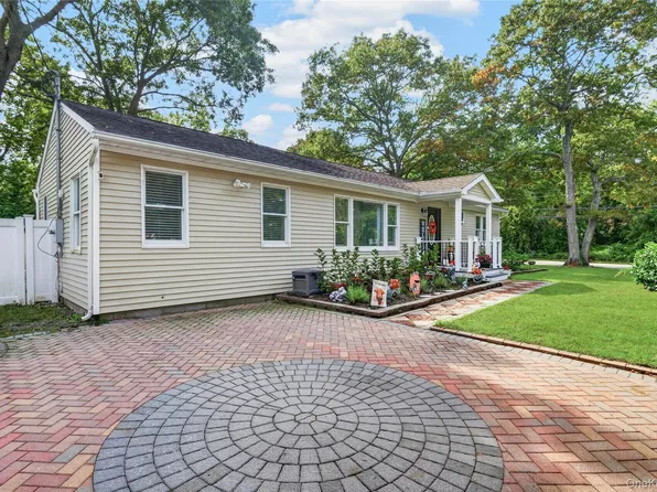 29 Wabil Road, Miller Place, NY 11764