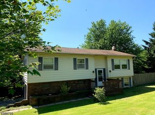 12 Courtright Rd, Wantage, NJ 07461