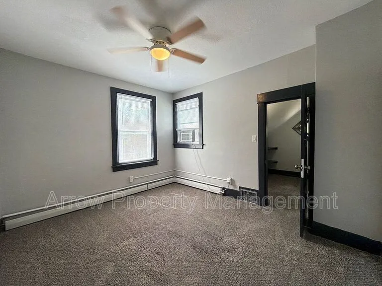 4602 Saint Paul Ave #3 — Photo 9