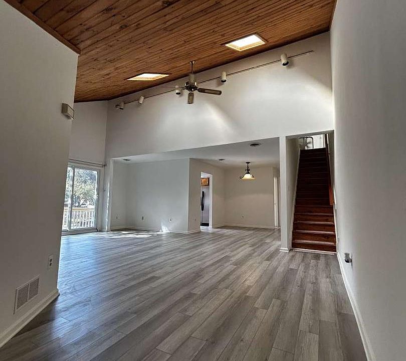 1st image of 311 Green Meadow Ln