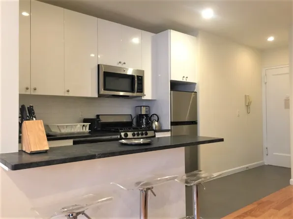 205 W 15th St APT 2A, New York, NY 10011