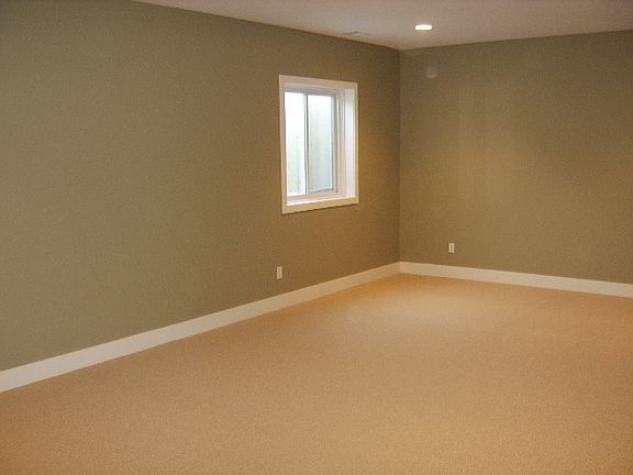 4th image of 349 Parkside Ln