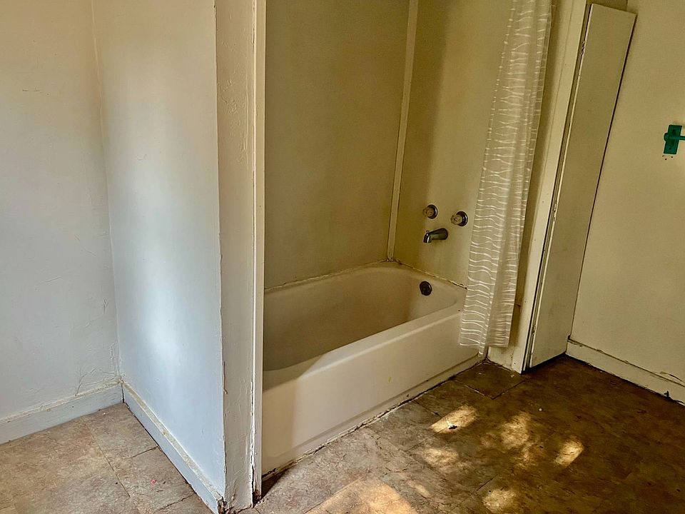 19th image of 713 N 16th St