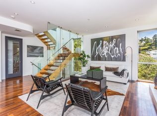 8401 Grand View Dr, Los Angeles, CA 90046