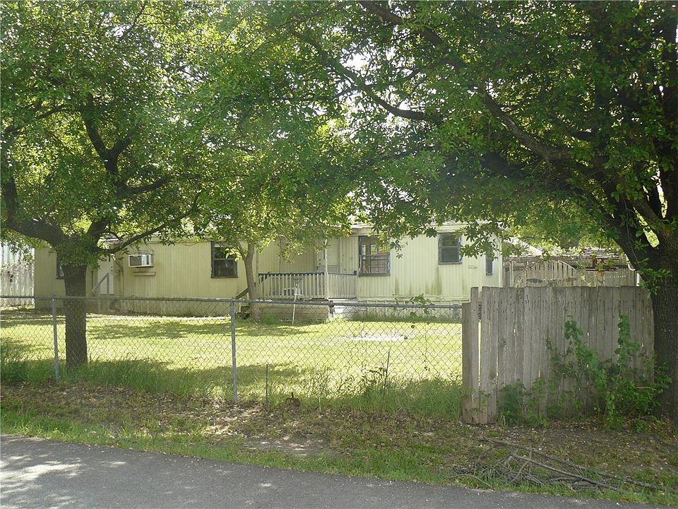 2nd image of 213 W Thomas St