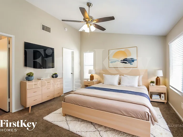 8008 Revolver Ave — Photo 11