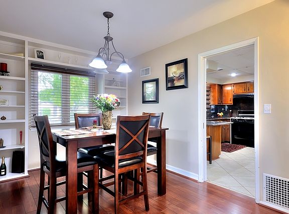 4th image of 505 W Granada Ct