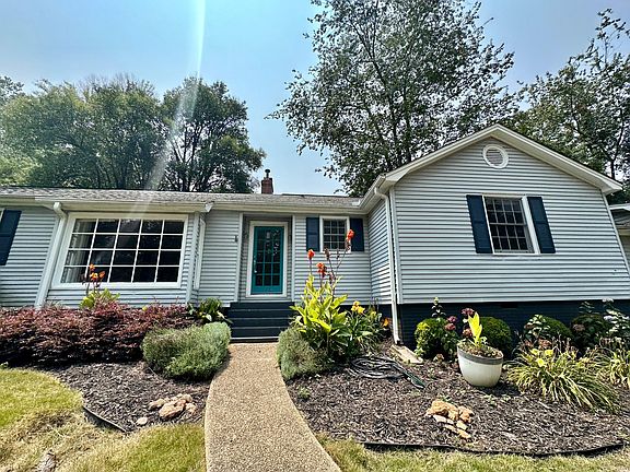 4th image of 223 E Augusta Pl