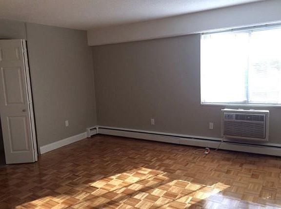 4th image of 1025 Hancock St Unit 11J