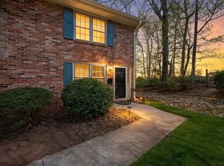 710 Hunts Bridge Rd, Greenville, SC 29617