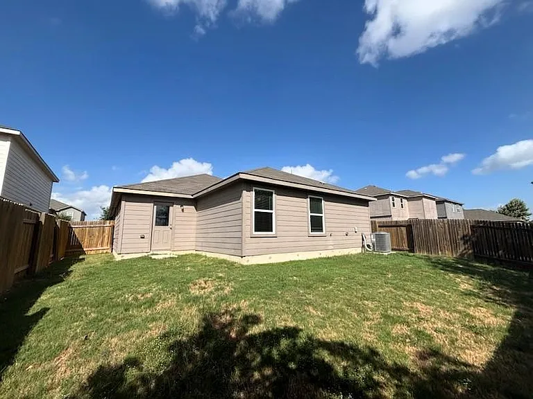 201 Sunnymeade Ln — Photo 4