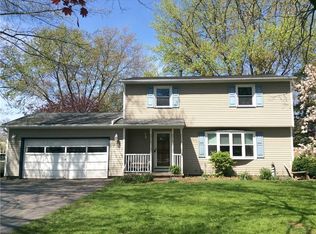 371 Laurelwood Dr, Rochester, NY 14626