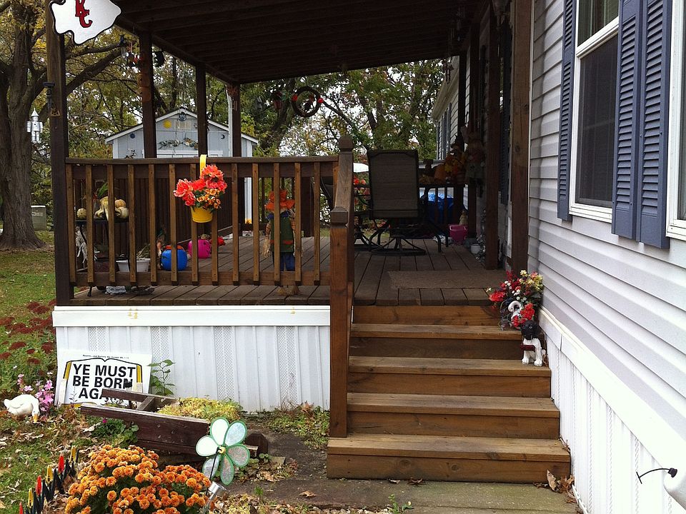 1st image of 1057 S 74th St