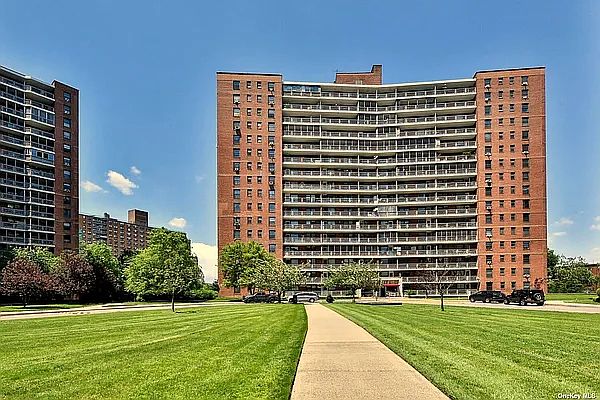 1st image of 6125 98th St APT 6H