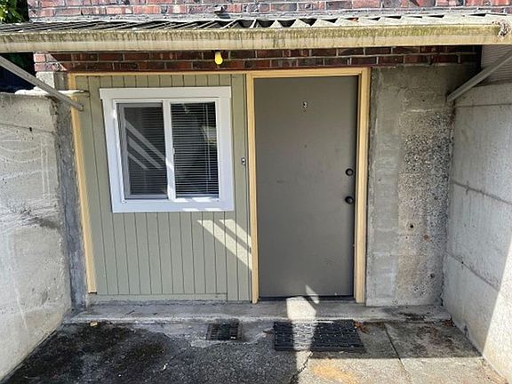 5th image of 406 N Tacoma Ave #3