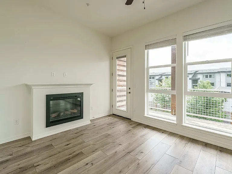 2713 E Evergreen Blvd #202 — Photo 4