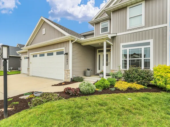 1802 Littlefield Ln, Mahomet, IL 61853