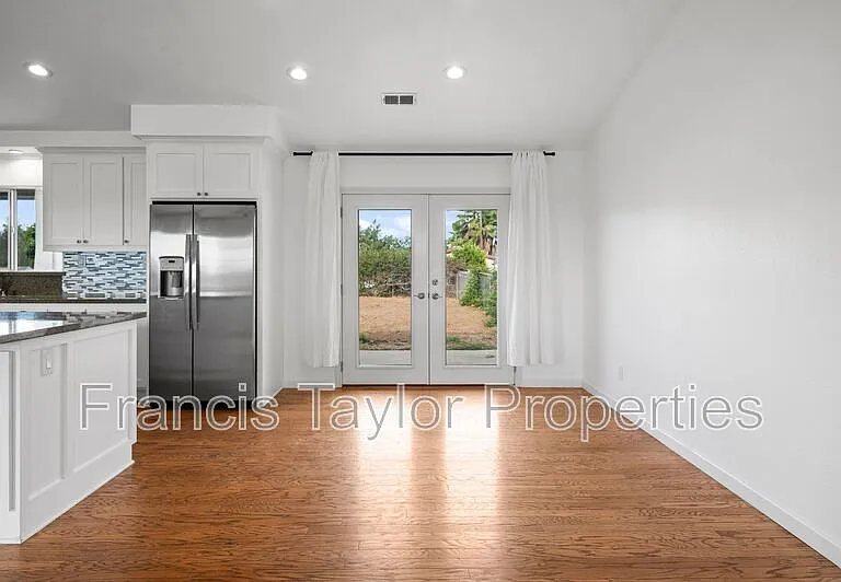 1080 Circle Dr — Photo 6