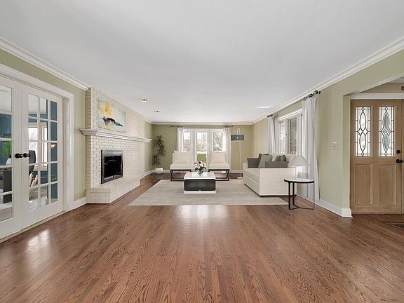 5th image of 21W624 Dorchester Ct