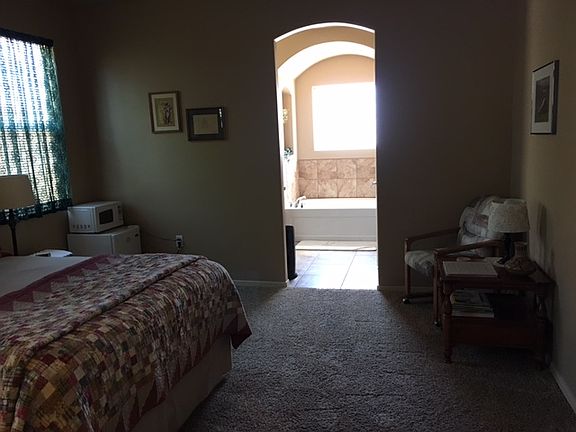 4th image of 4114 Santiago Way