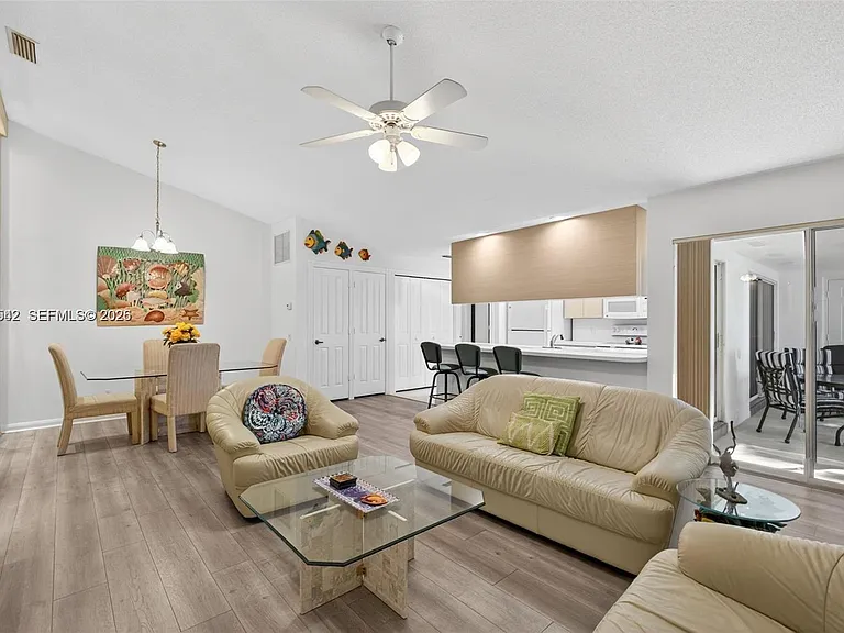 7102 Geminata Oak Ct #7102 — Photo 11