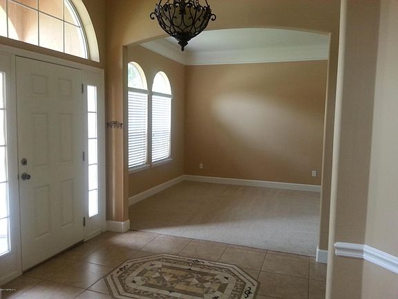 3rd image of 529 Royal Stewart Ct